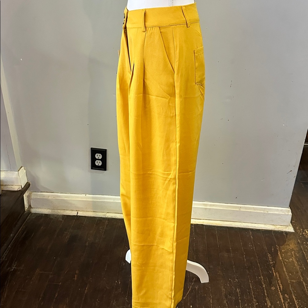 Pants - Picture 3 of 4